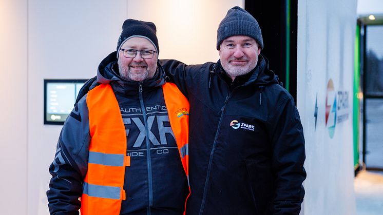 Andreas Lundqvist and Roland Skoog at the inauguration of North of Sweden's fastest charging station in Öjebyn. Photo: Mats Engfors (fotographic)