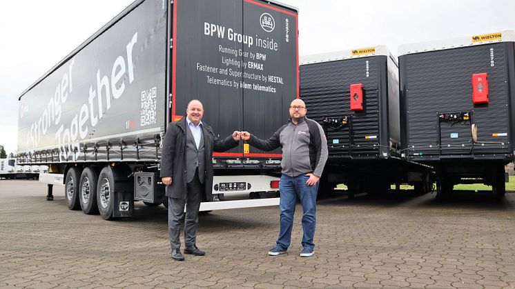 Ralf Merkelbach (l.), BPW und Thomas Eibelshäuser, TIP Trailer Services Germany