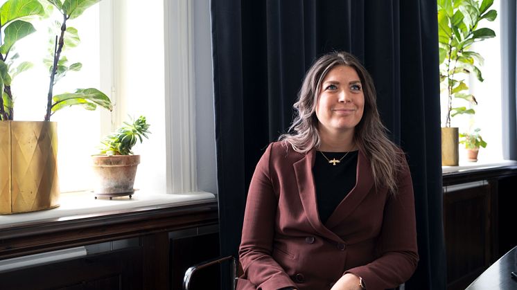 Lina Stegemann jobbar med Fixed Income Sales på JOOLs Göteborgskontor