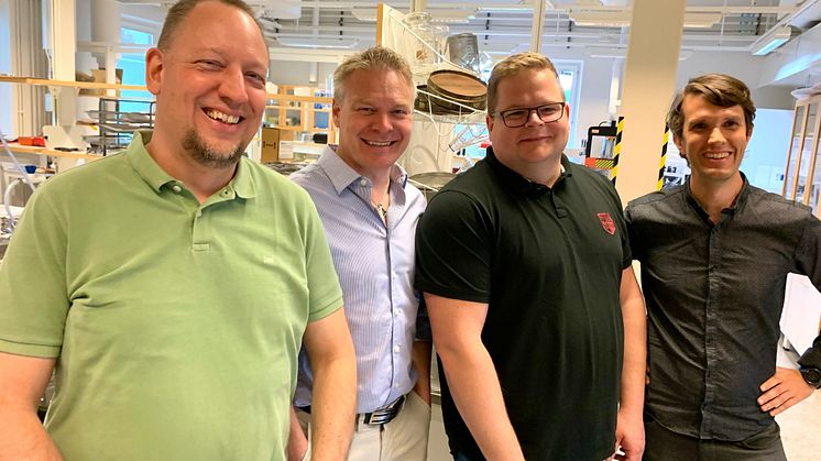 Henrik Andersson, Magnus Engholm och Nicklas Blomquist från Mittuniversitetet i Sundsvall samt Johan Ek Weis från SIO Grafen. Foto: Jonas Löfvendahl