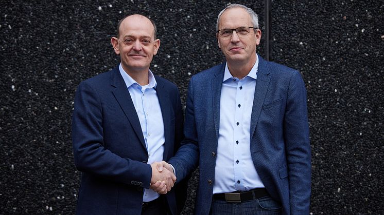 Niels Søndergaard-Pedersen bliver nye CEO for Fårup Betonindustri. Afgående direktør Brian Knudsen vil for fremtiden hellige sig innovations og udviklingsarbejdet for betonproducenten. Foto: Fårup Betonindustri.