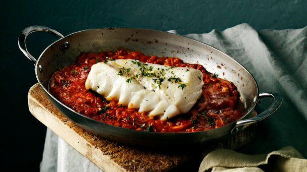 Skrei al horno con tomate y ajo