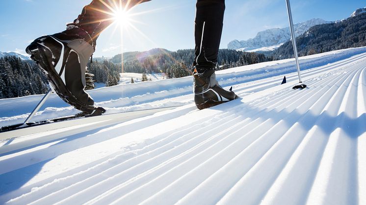 ​Skituren blir ekstra fin med god glid. I denne vinterferien kan du for første gang få tak i glider garantert uten miljø- og helsefarlige stoffer: Holmenkol Natural Skiwax.. 