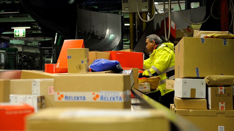 PAKKE HOS POSTEN? 129.000 pakker ligger nå rundt omkring på Postens utleveringssteder i Norge.