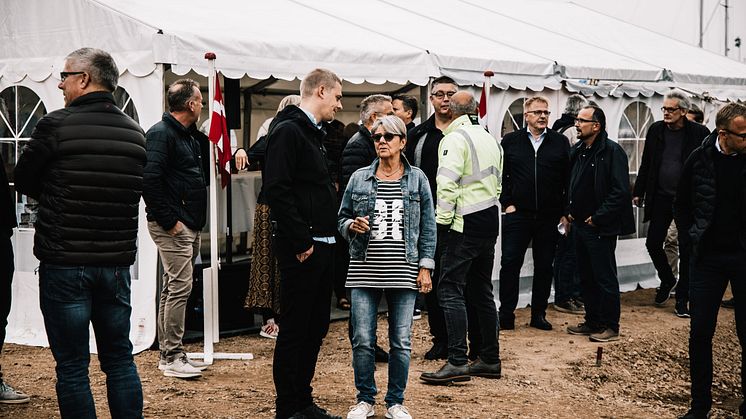 Mange naboer og projektets rådgivere var mødt op for at fejre det første spadestik på Havnefronten etape 2