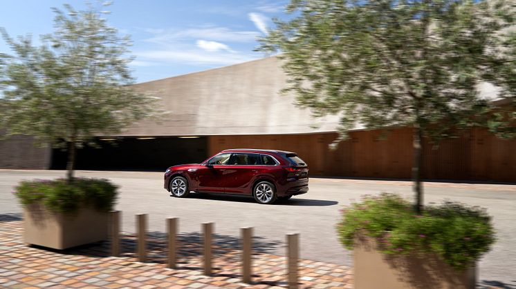 2024_mazda_cx-80_ar_act_5.jpg