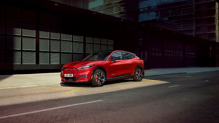 2020_FORD_MACH-E_AWD_02.jpg