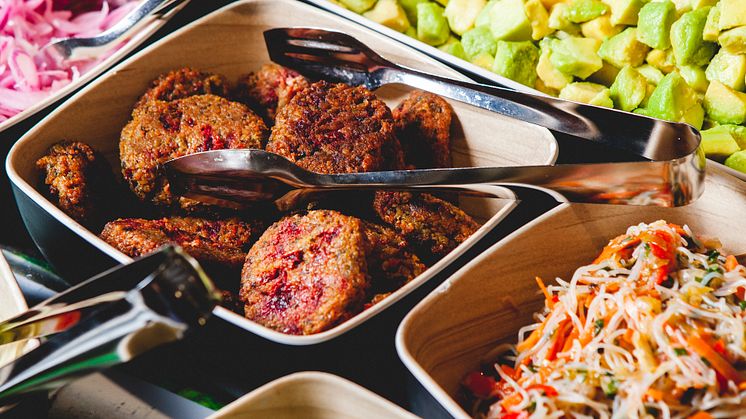 Tallink Silja | große Auswahl an vegetarischen und veganen Speisen beim neuen Sommerbuffet