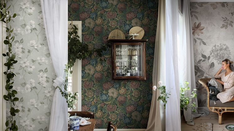 Cottage Garden – Romantic Wallpaper from the English Countryside