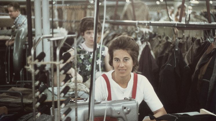 Sömmerska, troligen på Algots i Borås, 1970-tal