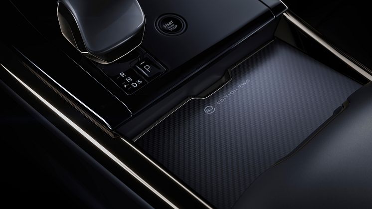 RRS_SV_Edition_Two_25MY_12_DX_Gear_Shifter_070824.jpg