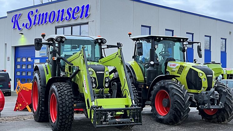 CLAAS traktorer foran bygget i Harstad