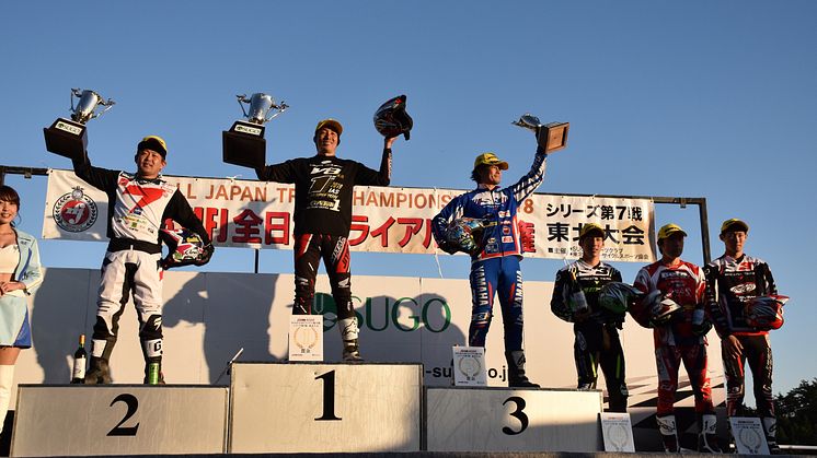 最終戦は、 野崎史高（左）が2位、黒山健一（右）が3位