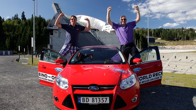 Knut Wilthil og Henrik Borchgrevink satte verdensrekord i økonomikjøring med Ford Focus med den prisbelønte 1.0-liters EcoBoost-motor 