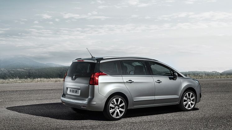 Nya generationen Peugeot 5008_bakifrån