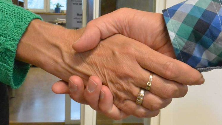 Veltto kädenpuristus voi kieliä sydänkuoleman vaarasta