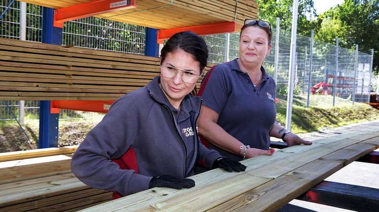 Medarbetare är nöjda och trivs på jobbet i byggmaterialhandeln