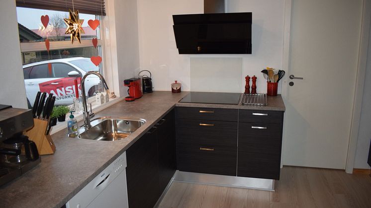 Dansk Køkkenfornyelse med renovering af dit køkken