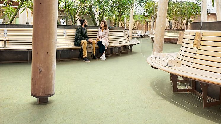 Forbo Flooring Systems esittelee uuden Topshield pro -pintakäsittelyn Marmoleum-lattiapäällysteisiin