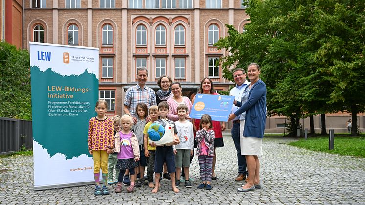 20230805_Zukunftsheldinnen_Preisverleihung_Montessori_Kinderhaus_Augsburg