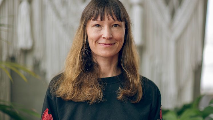 Koreografi-tanssija Laura Pietiläinen. Kuva: Lorenz Laurentiu.