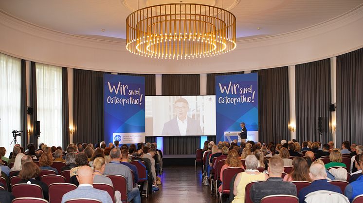 Vorwärts zu den Wurzeln: Erfolgreiches Jubiläumssymposium in Wiesbaden / 150 Jahre Osteopathie und 30 Jahre Berufsverband VOD