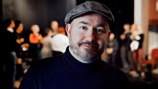 Pär Johansson grundare till Glada Hudik-teatern kommer till Piteå 