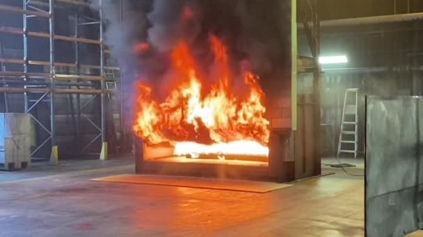 Brandtest SP Fire 105 av takskifferfasad