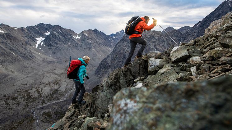 En riktig justert sekk er betydelig mer komfortabel å bære. Her får du vite hvordan du justerer sekken riktig. Foto: Hans Kristian Krogh-Hanssen / Bergans