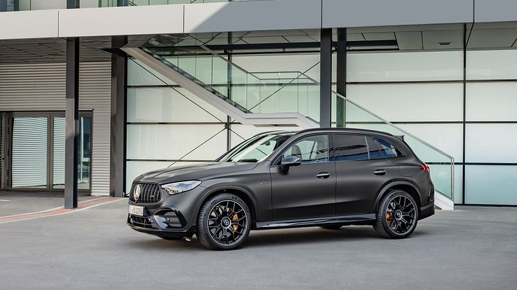 Nu har AMG-versionerna av senaste generationens GLC SUV från Mercedes-Benz visats. 