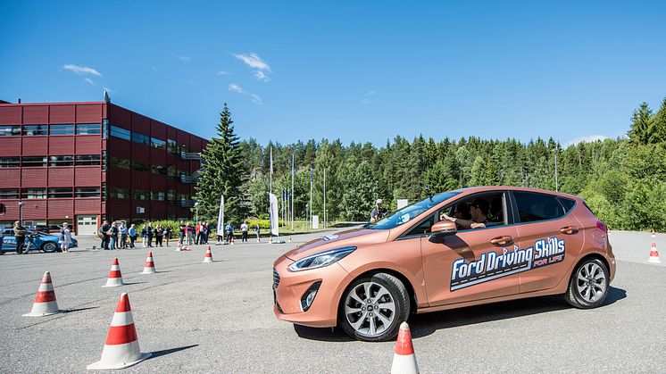 Fra pressekonferansen hvor Ford Motor Norge og forsikringsselskapet If lanserer et unikt opplæromgsprogram for unge sjåfører Ford Driving Skills for Life