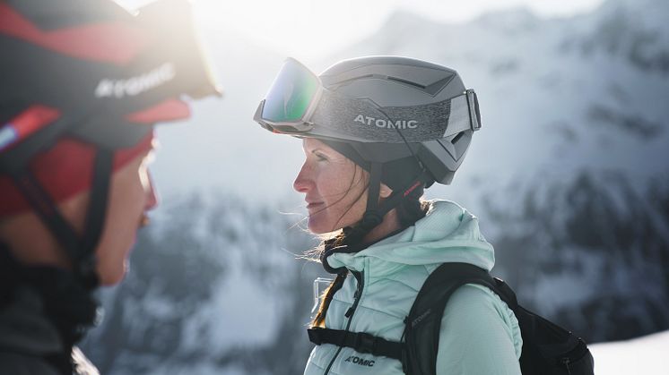 AVEC LES NOUVEAUX CASQUES BACKLAND, ATOMIC COMBINE PROTECTION, FONCTIONNALITÉ ET AJUSTEMENT POUR LES SKIEURS DE RANDONNÉE