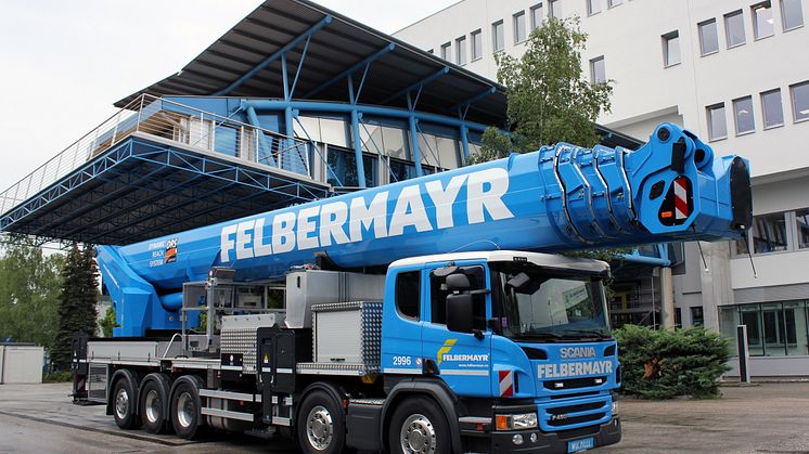 Eine Weltpremiere: Scania P 450 LB10x4*6MNA mit Ruthmann Steiger® T 900 HF für Felbermayr
