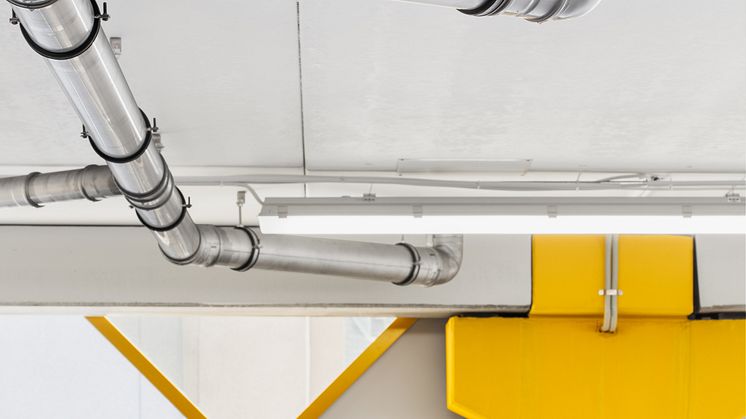 BLÜCHER® EuroPipe i rostfritt stål är både estetiskt tilltalande, brandsäkra och enkla att montera.