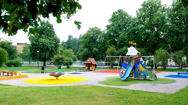 Nyanlagd lekplats på Dalbogatan i Borås.