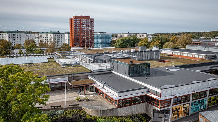 Frölunda Kulturhus nya gröna tak och takterrass.