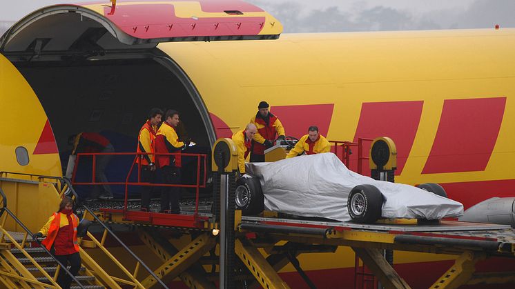 Formula 1® racer lastes på DHL fly