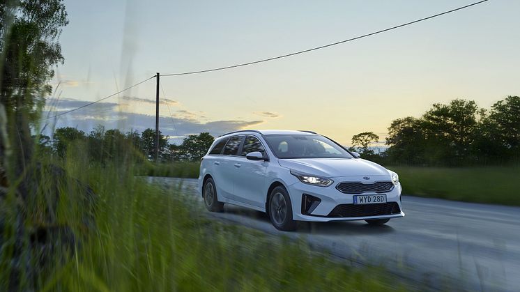 Kia_CeedSWPHEV_Fart_Landscape_LR.JPG