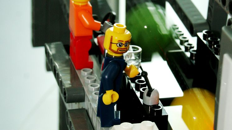 Pressinbjudan: Unga tävlar med lego för att göra äldres liv lättare