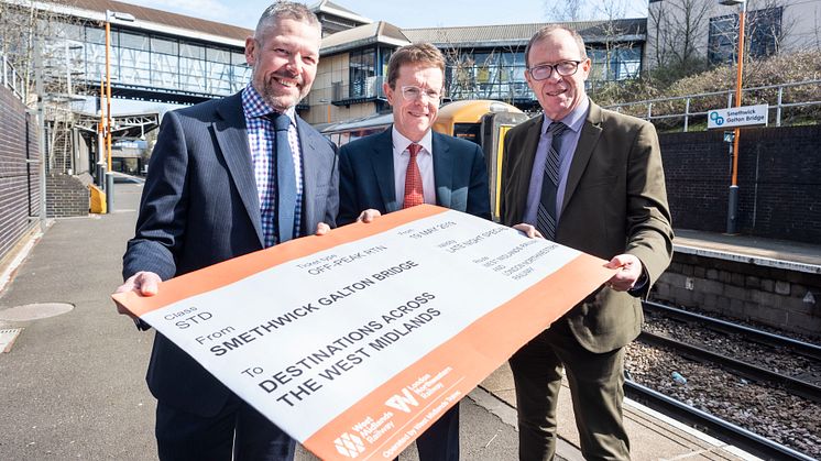 Malcolm Holmes (West Midlands Rail Executive), Andy Street (West Midlands Mayor) and Richard Brooks (West Midlands Railway) at Smethwick Galton Bridge