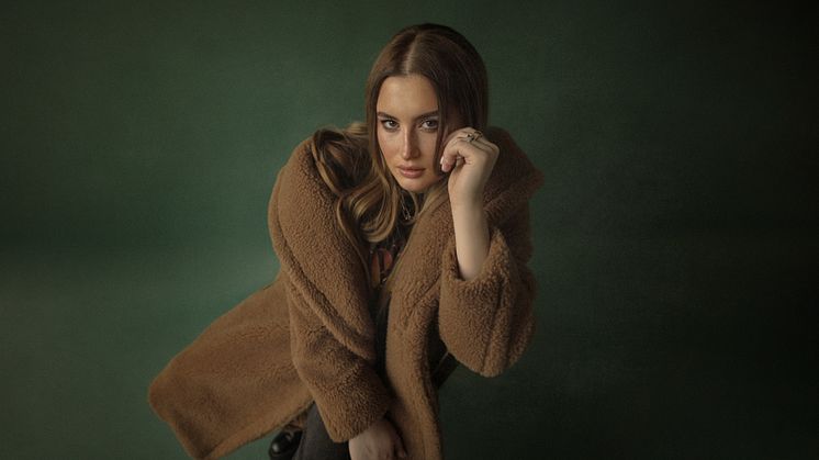 Framgångssagan Rosa Linn gästar Idolfinalen 25 november med sin superhit ”SNAP”