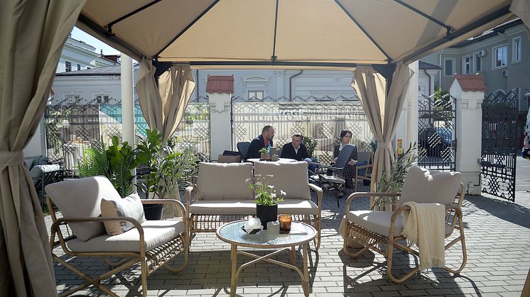 JYSK a lansat colecția de mobilier și accesorii de grădină pentru vara 2025