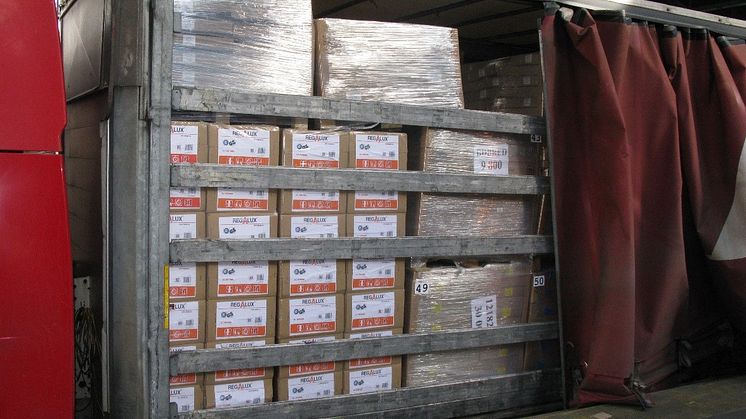 smuggled boxes of tobacco on lorry at Dover