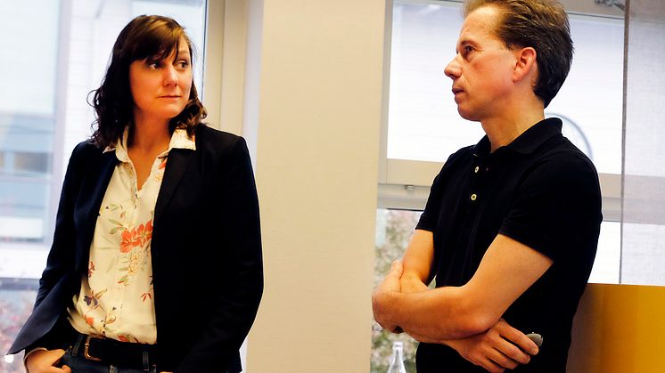 – Vi måste dra ned jordbrukets utsläpp av klimatgaser med tre fjärdedelar, sade Karin Hjerpe och Stefan Wirsenius. Det kräver att vi ändrar våra matvanor. 
