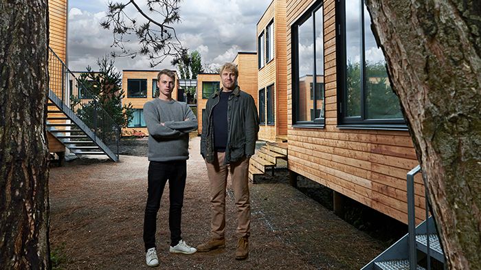 Professionel rådgivning fra Södra klædte direktør Frederik Noltenius Busck og projektudvikler Magnus Emanuel godt på til valget af træ brandimprægneret med Södra C260 Xteriør. 