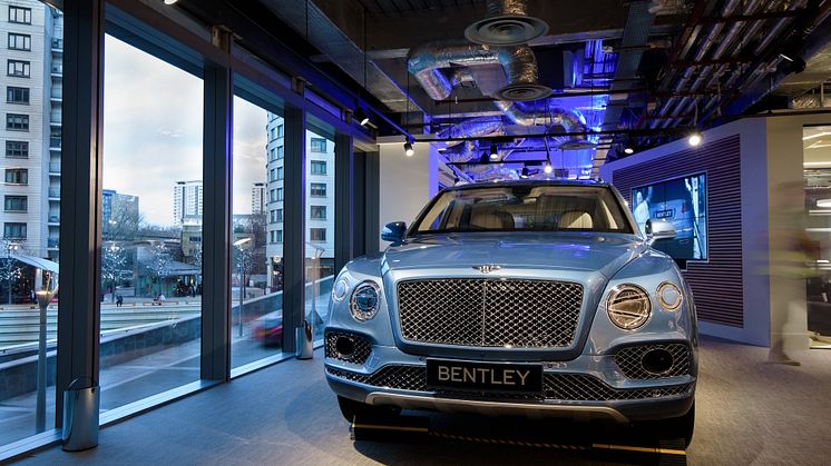 Visa Token-Technologie ermöglicht sicheres Bezahlen mit vernetzten Geräten: Connected Car im Visa Innovation Center London