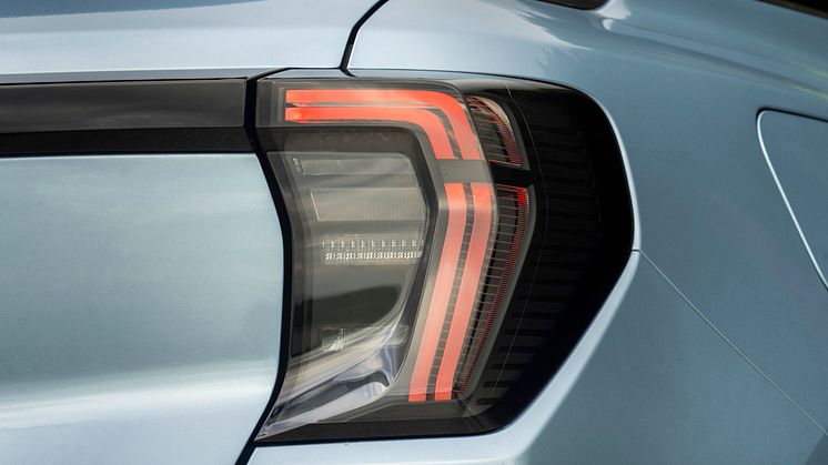 FORD EXPLORER ARCTIC BLUE 2024 (2).jpg