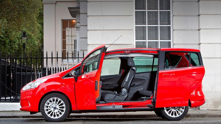 Uudesta Ford B-MAXista on tullut nopeasti Euroopan myydyin kompakti tila-auto 