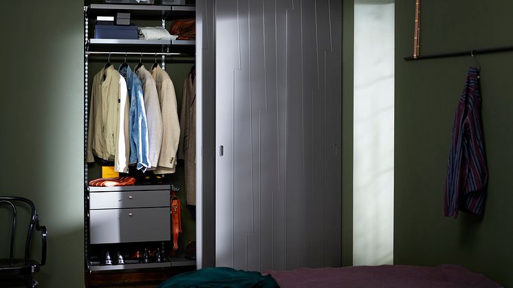 Elfa_Décor_grey_linear_doors