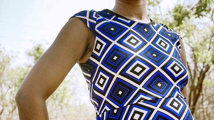 Joyce Hawesa, 29, är småskalig bomullsodlare i byn Mabele, Zambia